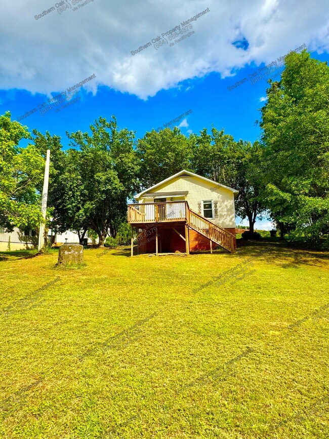 Building Photo - 311 Lakeside Dr