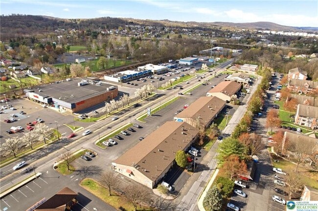 Building Photo - 819 Chestnut St