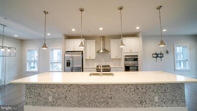 Building Photo - 43057 Pony Truck Terrace