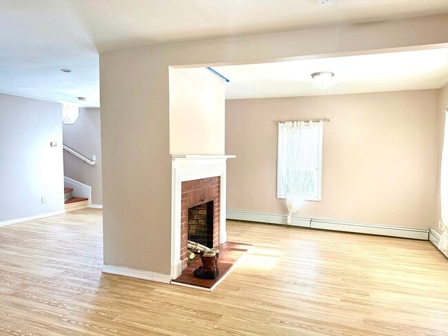 Building Photo - 32 Jerry Way