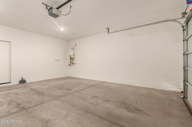 Building Photo - 3022 Hayden Rose Ave