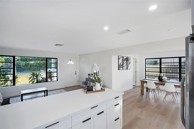 Building Photo - 3613 SW 1st St