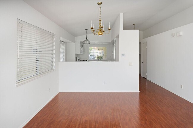 Building Photo - Sparkling Clean 3 Bedroom, 2 Bath Home with a View!