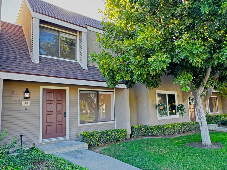 Building Photo - 13 Sage