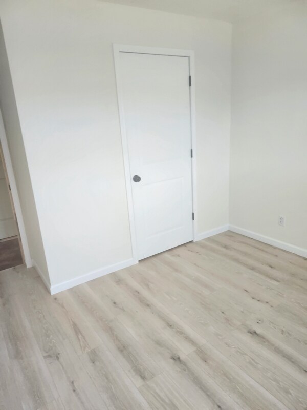 Building Photo - 3825 Roger Joseph Dr