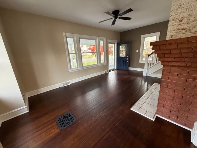 Building Photo - 860 Church St