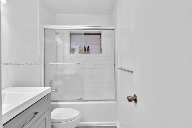 Building Photo - 4731 NW 10th Ct
