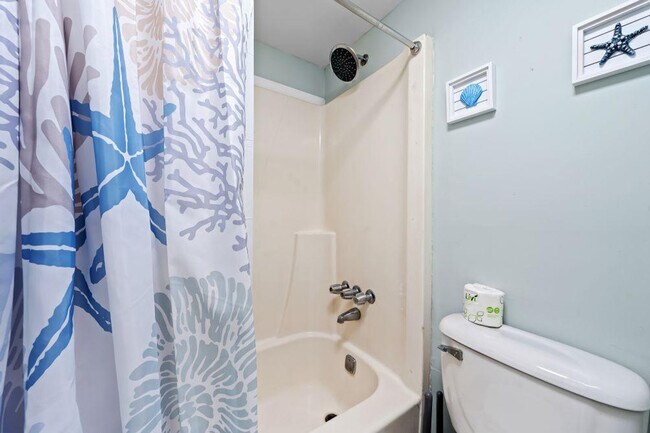 Building Photo - 200 E Beach Blvd