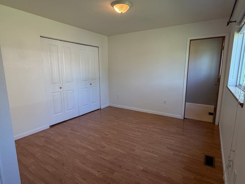 Building Photo - 1685 N Lacy Loop