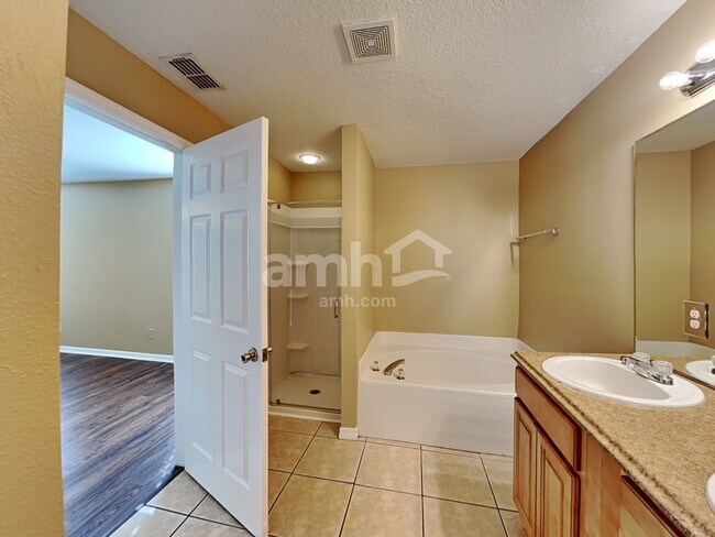 Building Photo - 1461 Whooping Dr