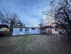 Building Photo - 8413 Oak Ridge Hwy