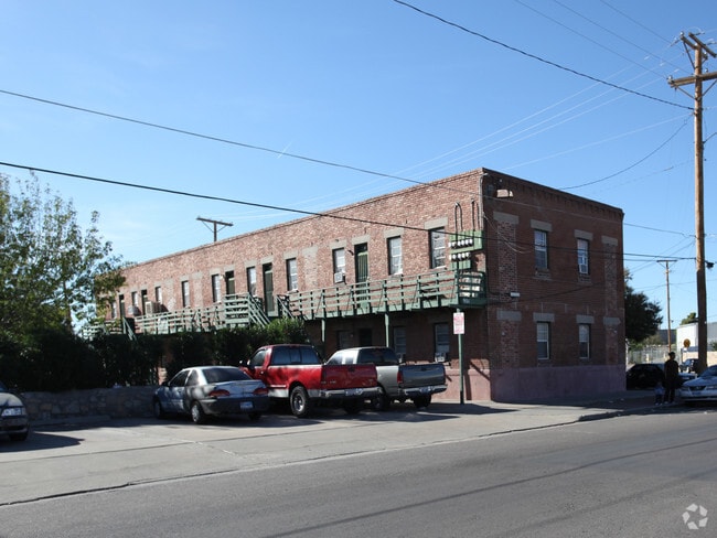 Primary Photo - 911-919 Chihuahua St