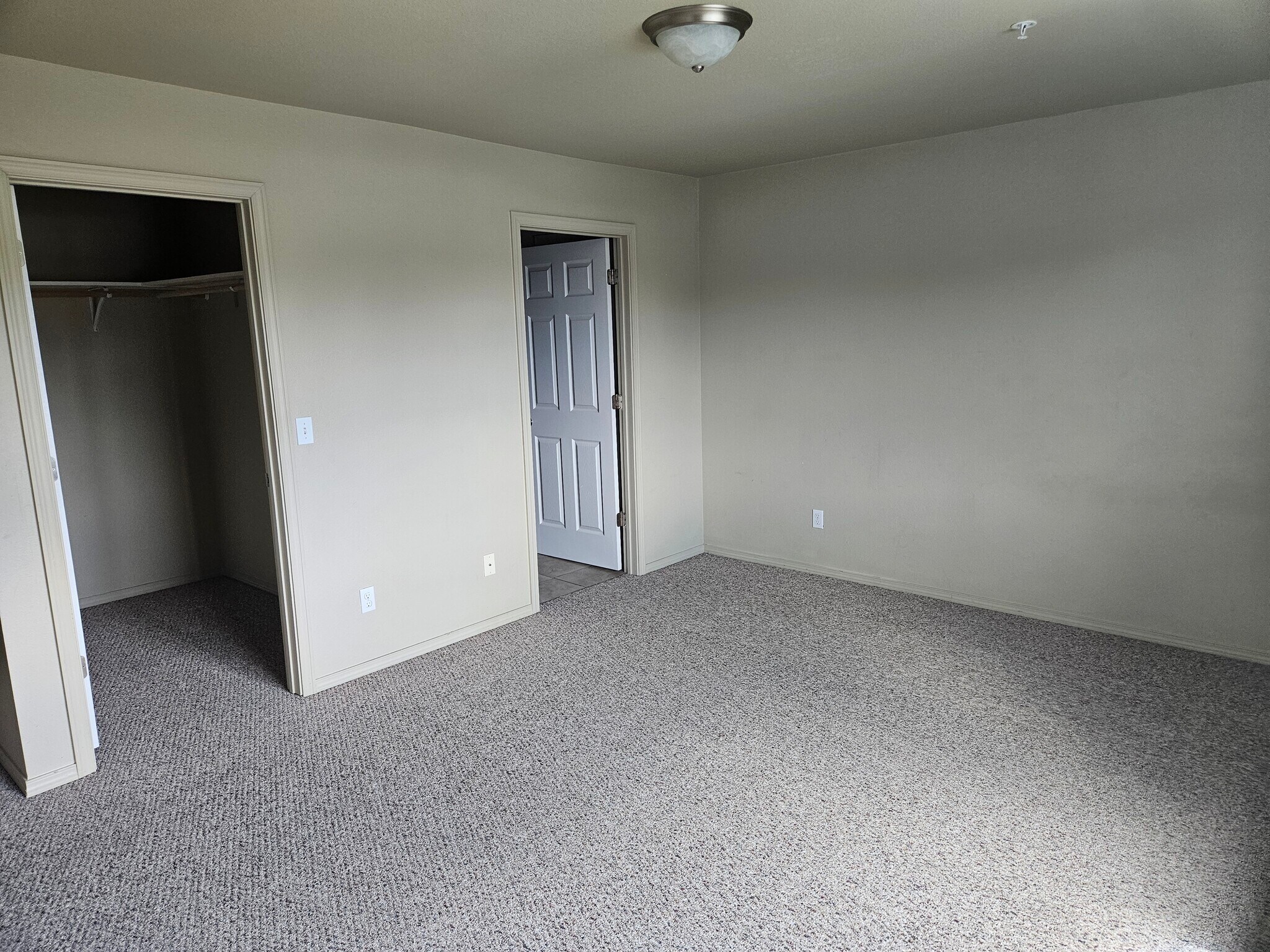 Building Photo - 119 Newaukum Golf Dr