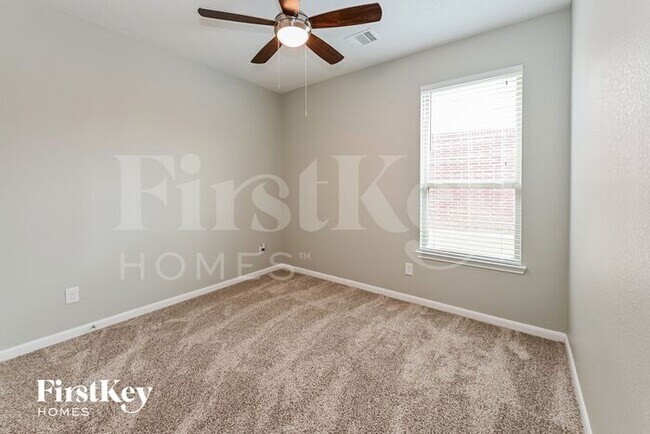 Building Photo - 25322 Squire Knoll St