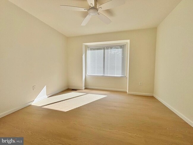 Building Photo - 20207 Laurel Hill Way