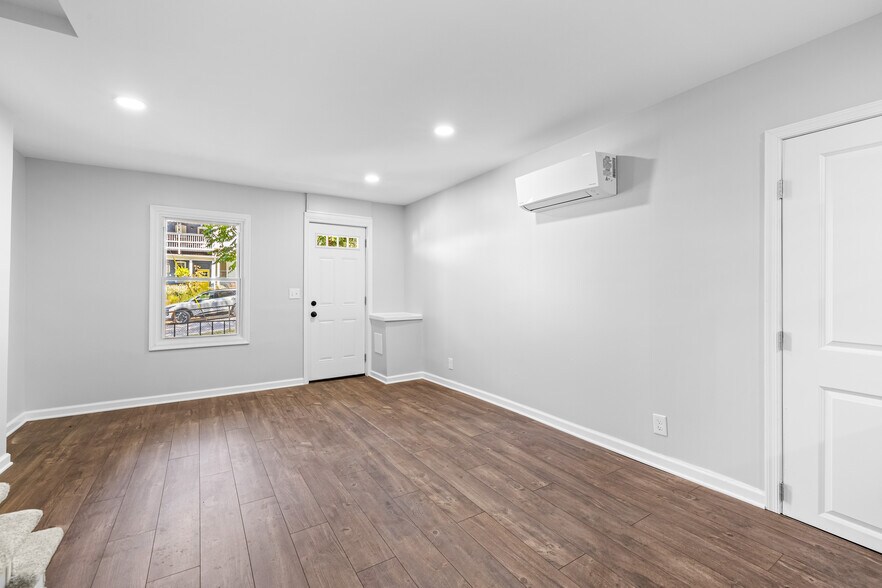 Building Photo - 1101 W 38th St