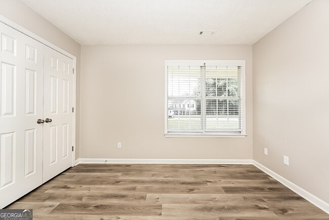 Building Photo - 611 Longstreet Ln