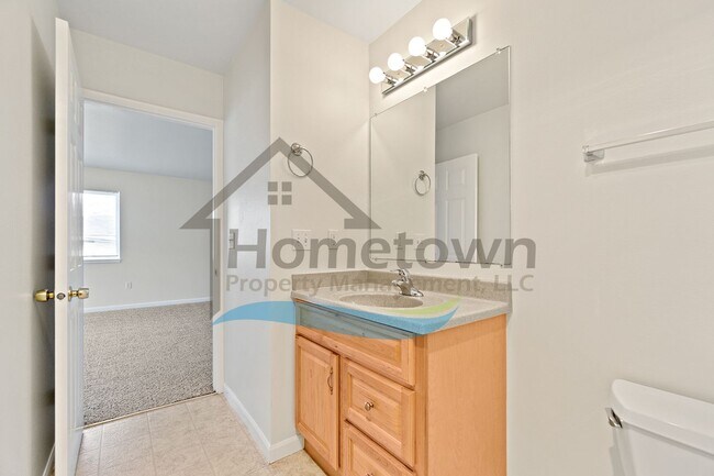 Building Photo - 6498 Tamarack Ln