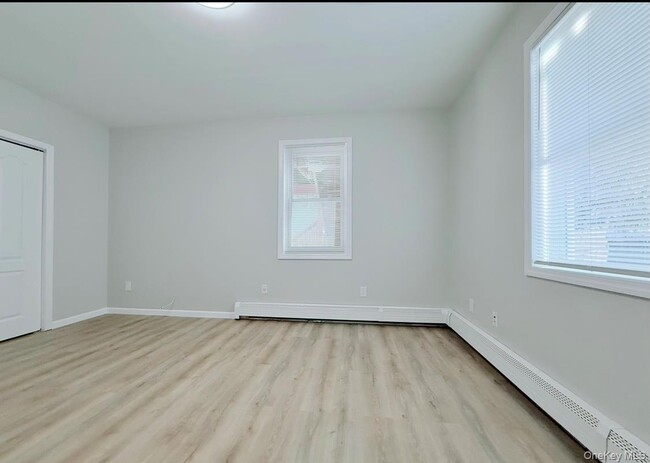 Building Photo - 621 2nd St