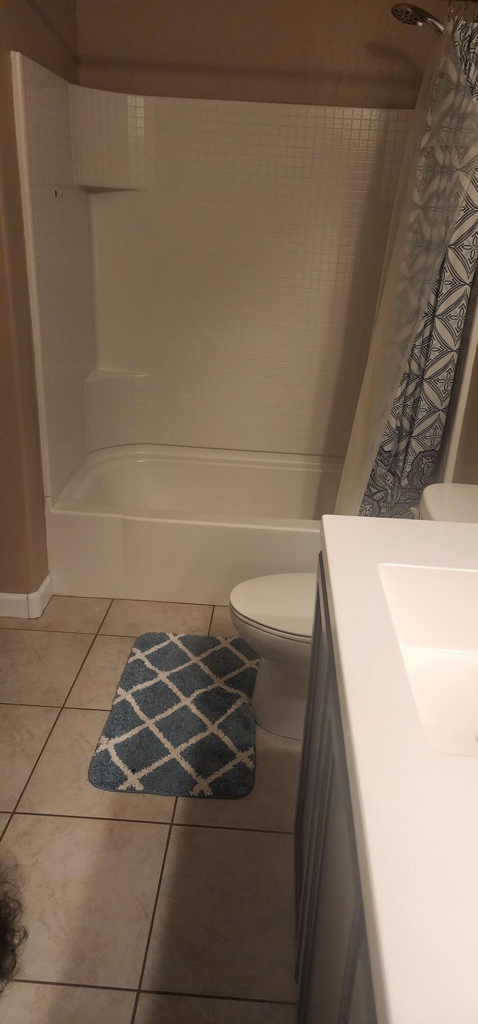 Building Photo - 1367 S Country Club Dr