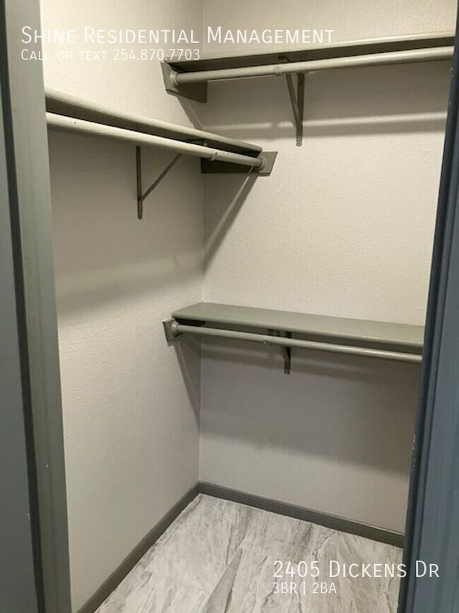 Building Photo - 2405 Dickens Dr