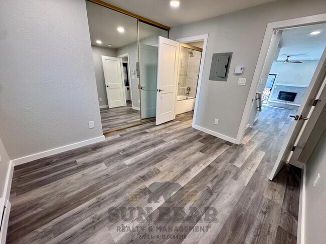 Building Photo - Beautiful 1 Bedroom!  Great Location!