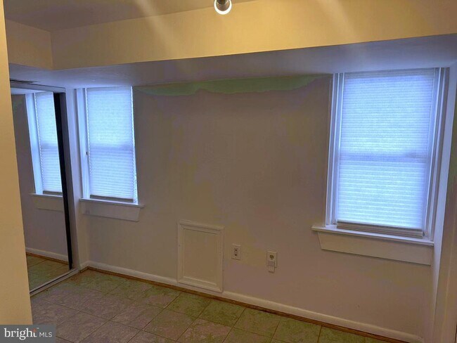 Building Photo - 3731 S Kemper Rd