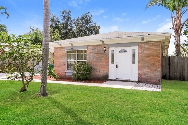 Building Photo - 438 SE Streamlet Ave