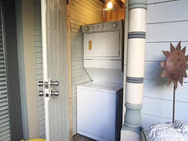 Building Photo - 1407 Nevada St