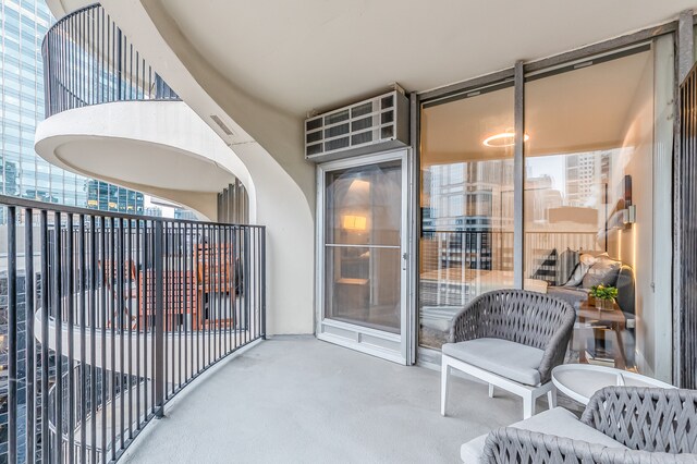 Building Photo - 300 N State St