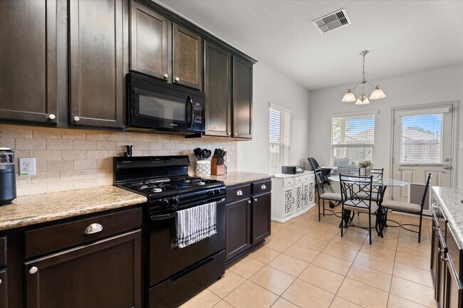 Building Photo - 285 Country Crossing Cir
