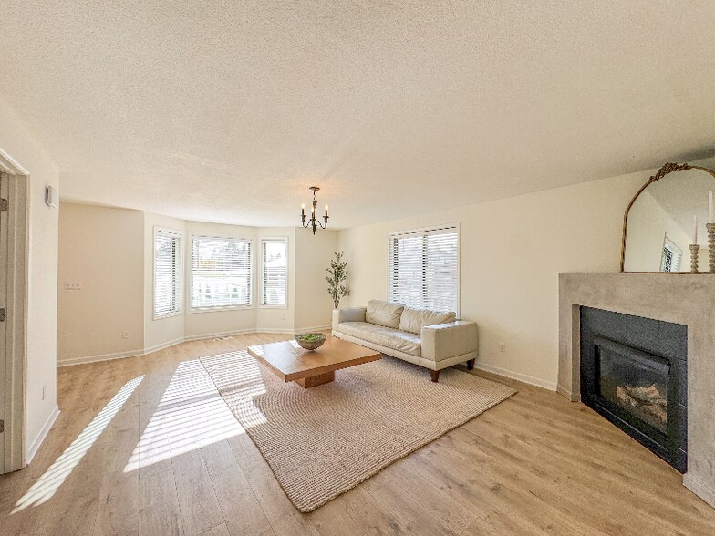 Building Photo - 12502 NE 19th St