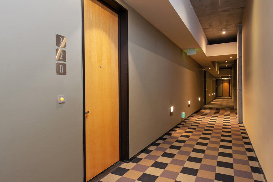 Building Photo - 1050 Island Ave