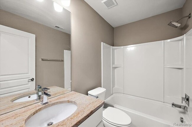 Building Photo - 2877 Hartwick Dr