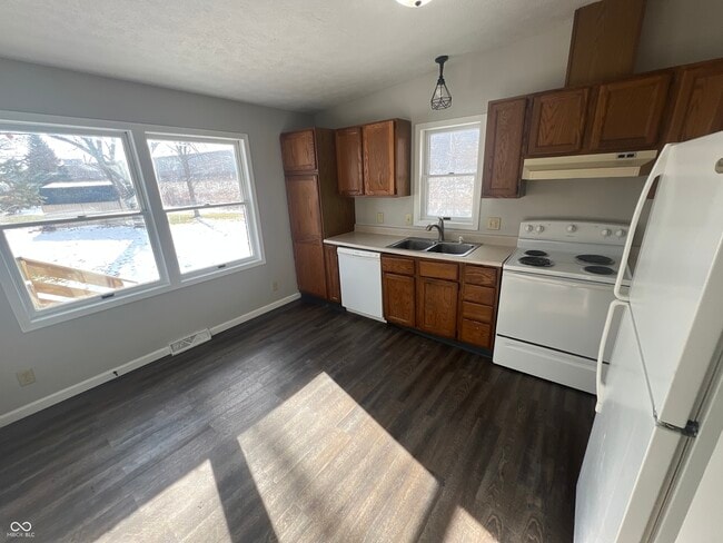 Building Photo - 1807 Riley Rd