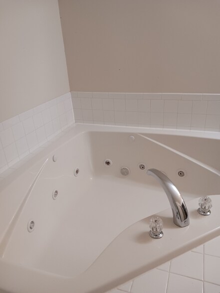 Building Photo - 5008 Sinope Way