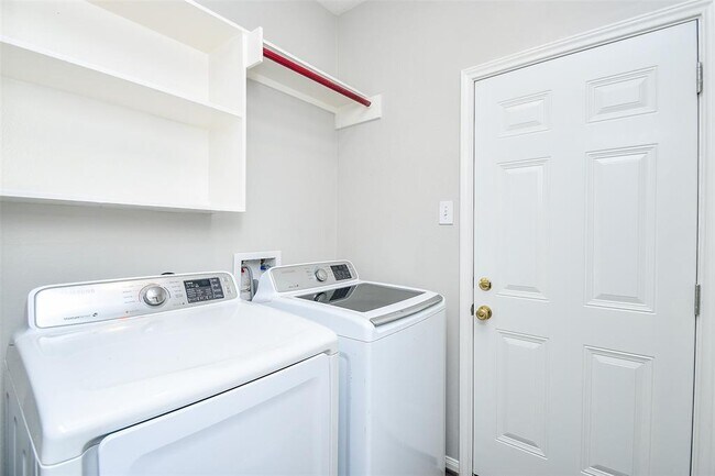 Building Photo - 5523 Poundstone Ct