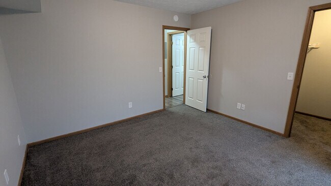 Building Photo - MN Cedar Village (861)