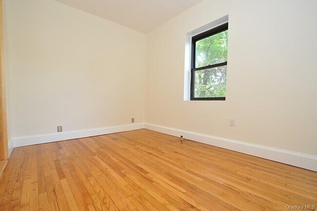 Building Photo - 120 Stonelea Pl