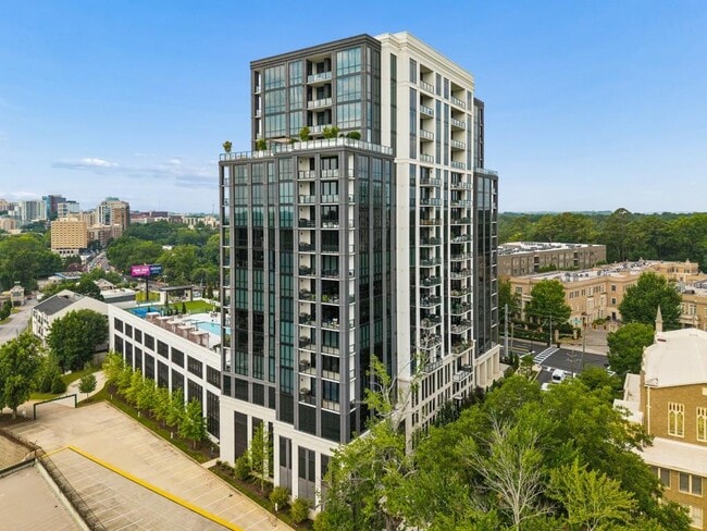 Building Photo - 2425 Peachtree Rd NE