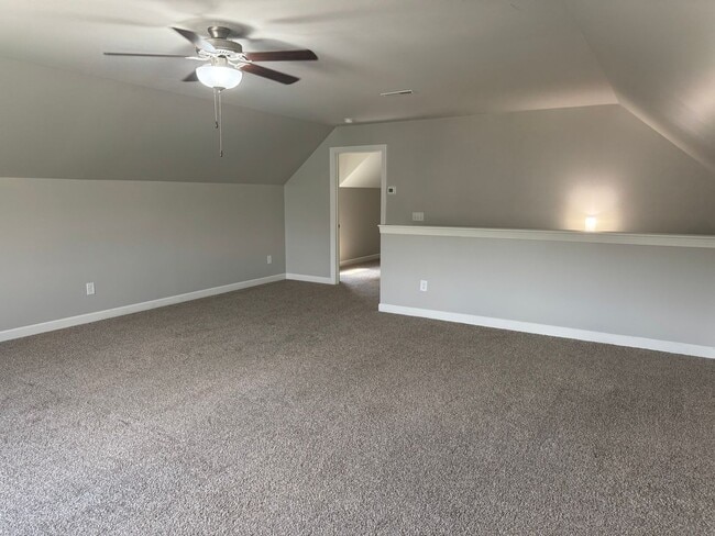 Building Photo - Cute 4BR Home in Perfect Location