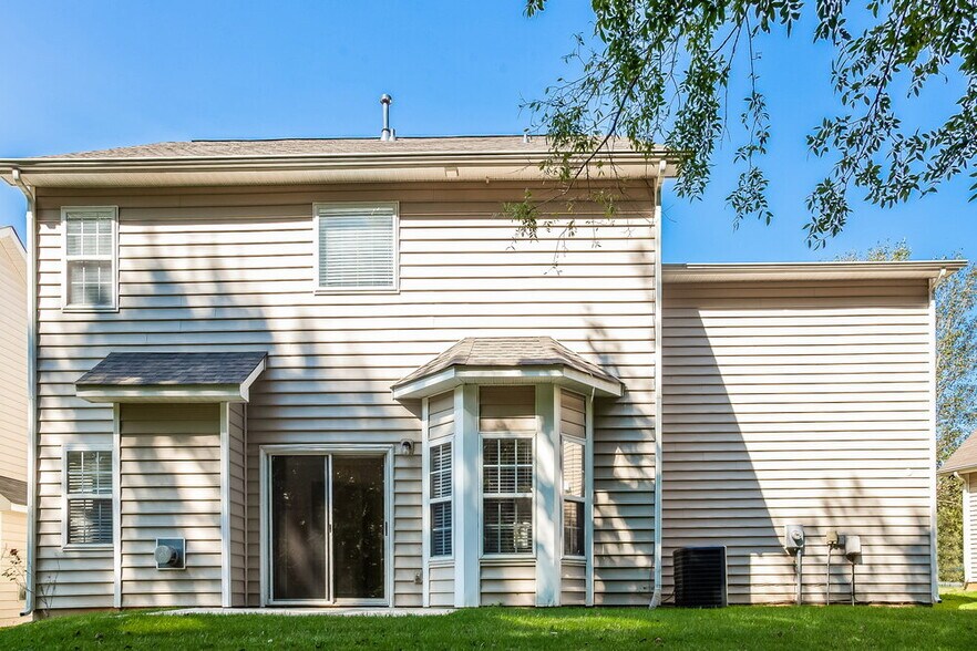 Building Photo - 6004 Shining Oak Ln