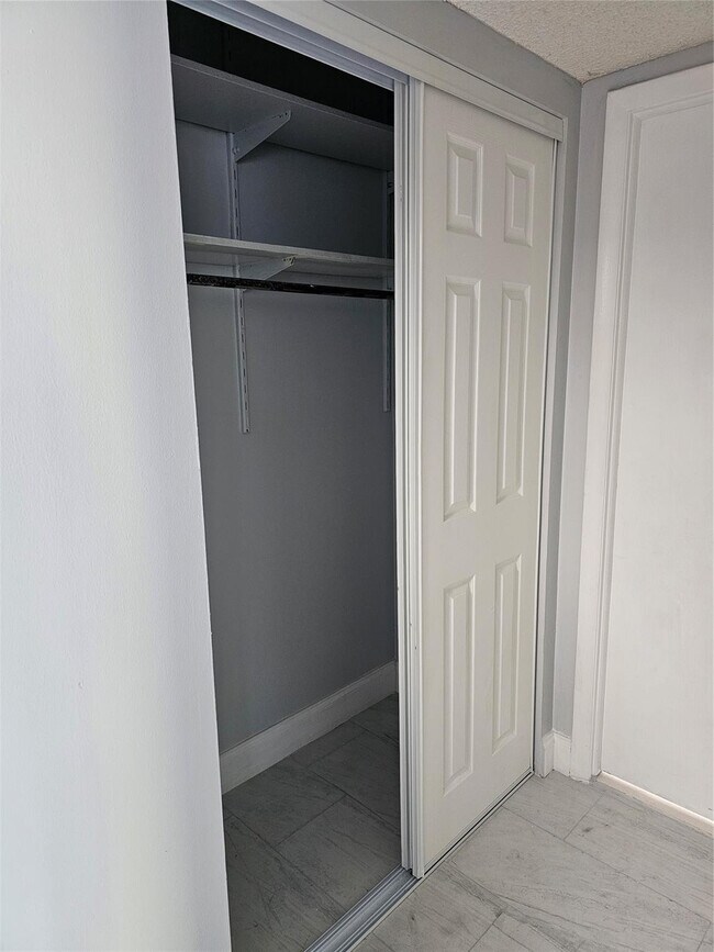 Building Photo - 15600 NW 7th Ave