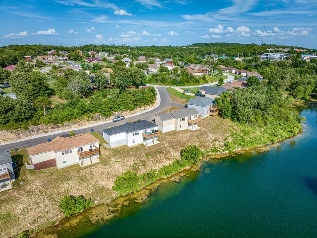 Building Photo - 220 E Sunset Cove Ln