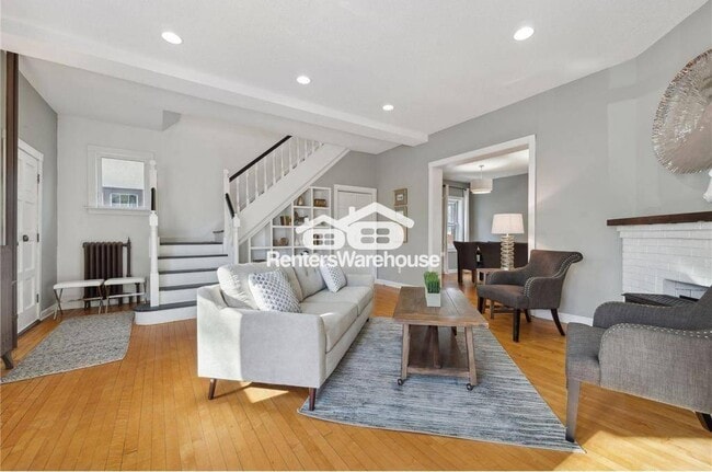 Building Photo - 1031 St Clair Ave