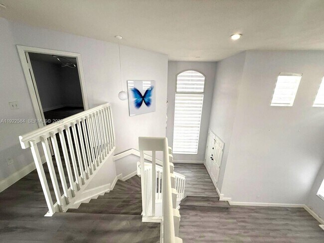 Building Photo - 9352 SW 155th Ave