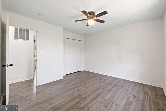 Building Photo - 345 Brown Ave