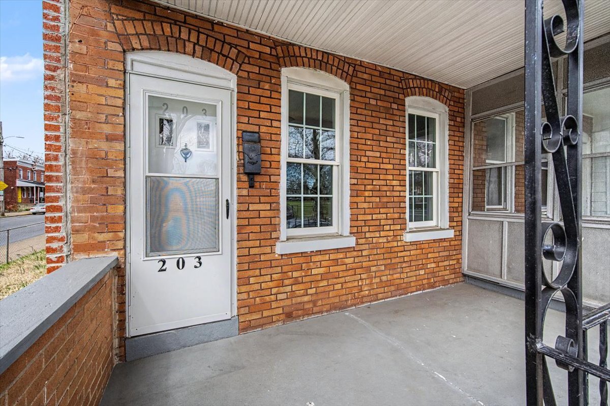 Building Photo - 203 N DuPont St