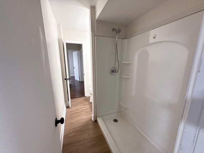 Building Photo - Freshly Updated Home on a Quiet Street with Large Yard!