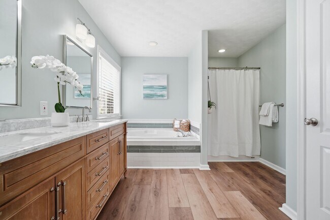 Building Photo - Freshly Renovated & Ready NOW! A First-Time Rental in Castleton! Pet Friendly - Fenced Yard - Gre...